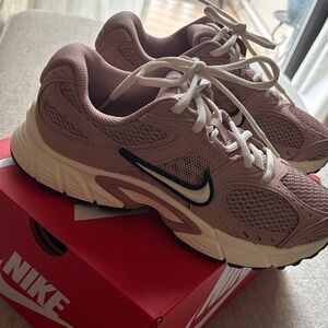 Nike V5 RNR in Particle Pink and Pale Ivory-Black